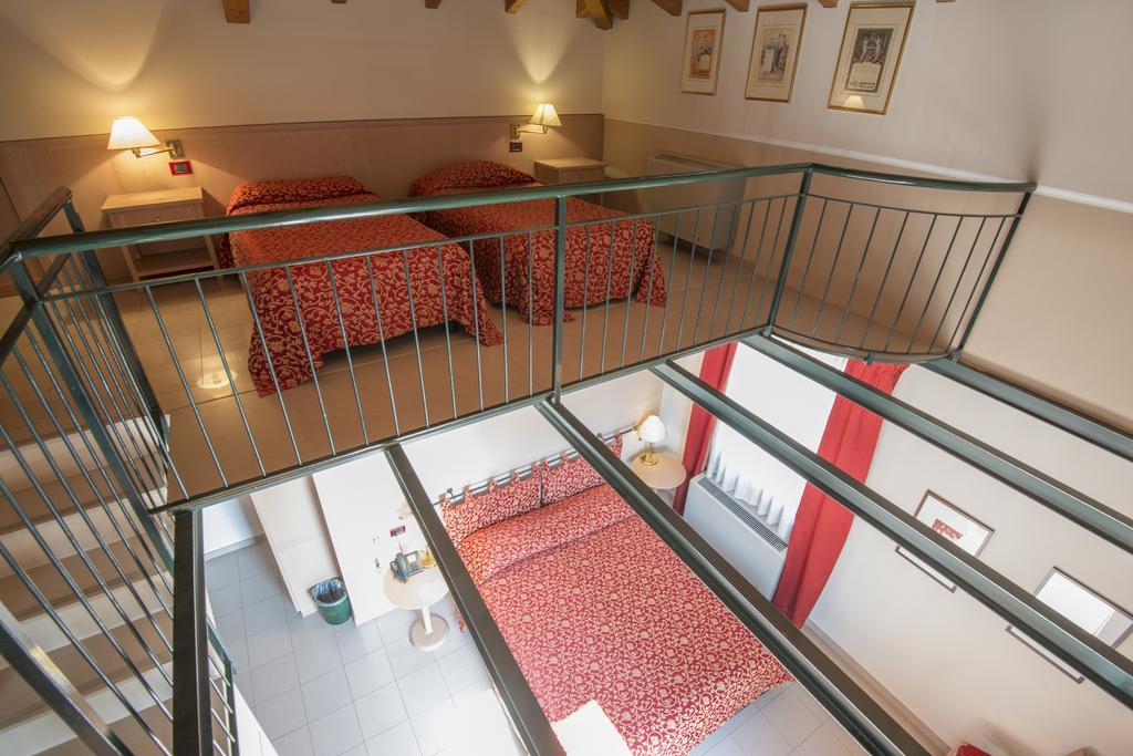 Santanna Hotel แวร์บาเนีย ภายนอก รูปภาพ