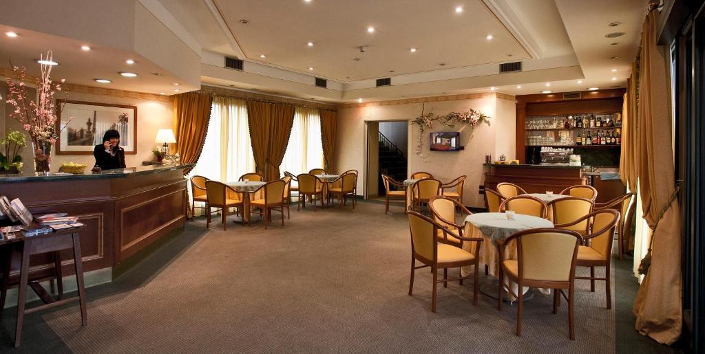 Santanna Hotel แวร์บาเนีย ภายนอก รูปภาพ