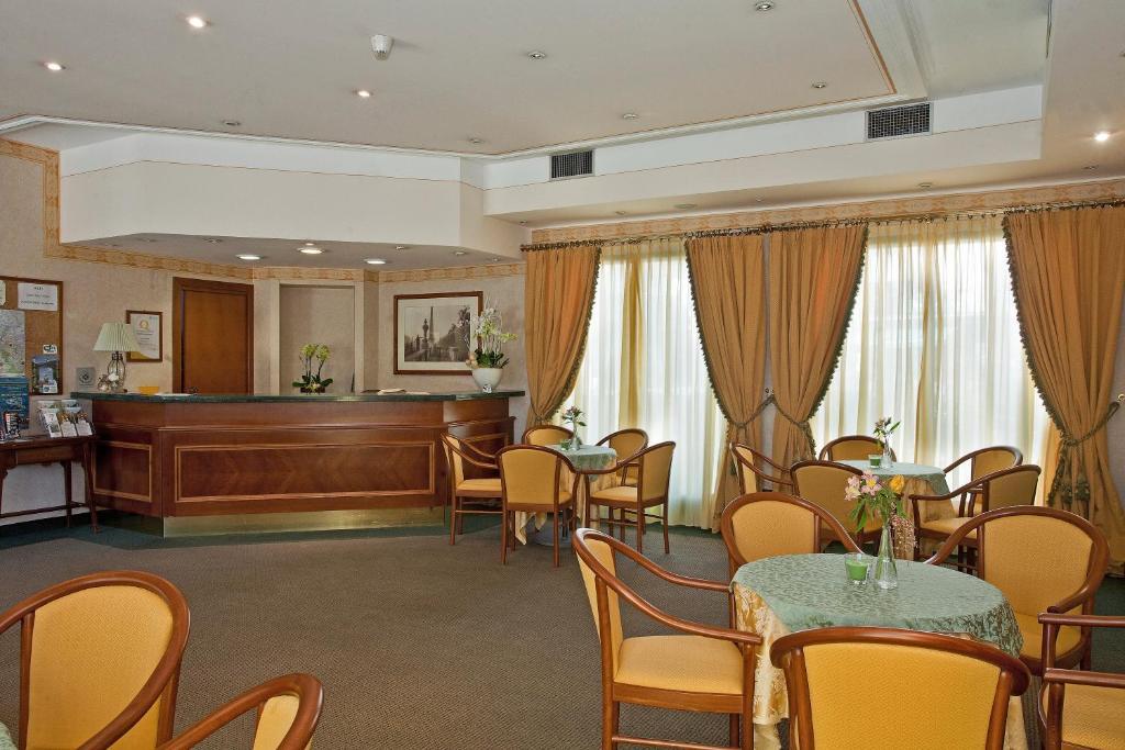 Santanna Hotel แวร์บาเนีย ภายนอก รูปภาพ
